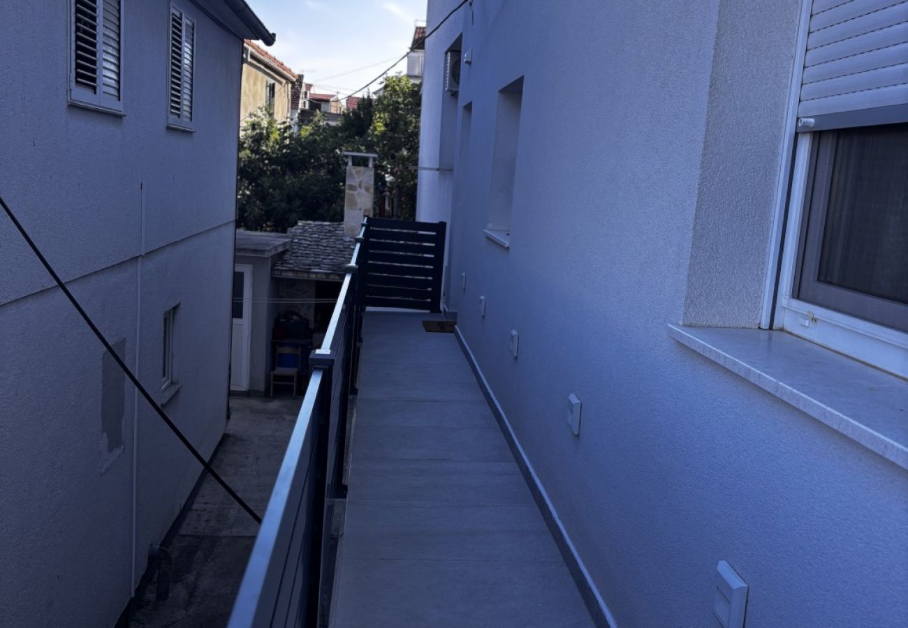 Apartamento en Pirovac - Apartamento en Pirovac con Balcón, Acondicionador, WIFI (4717-2)