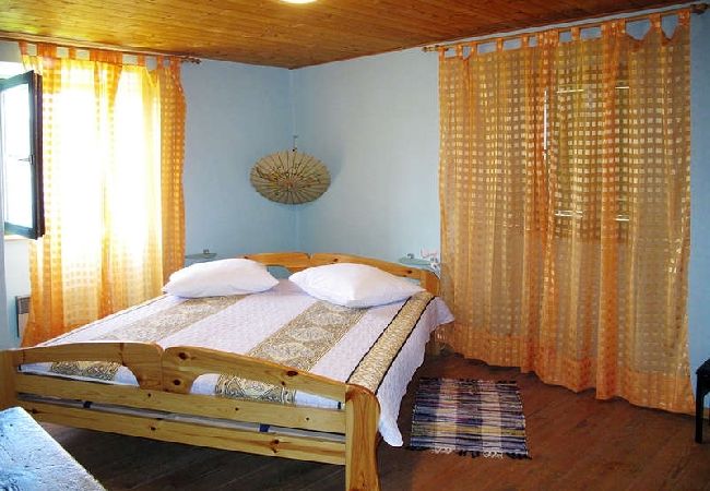 Casa en Supetarska Draga - Casa de vacaciones en Supetarska Draga con Terraza, WIFI (4544-1) Casa en Supetarska Draga - Casa de vacaciones en Supetarska Draga con Terraza, WIFI (4544-1)