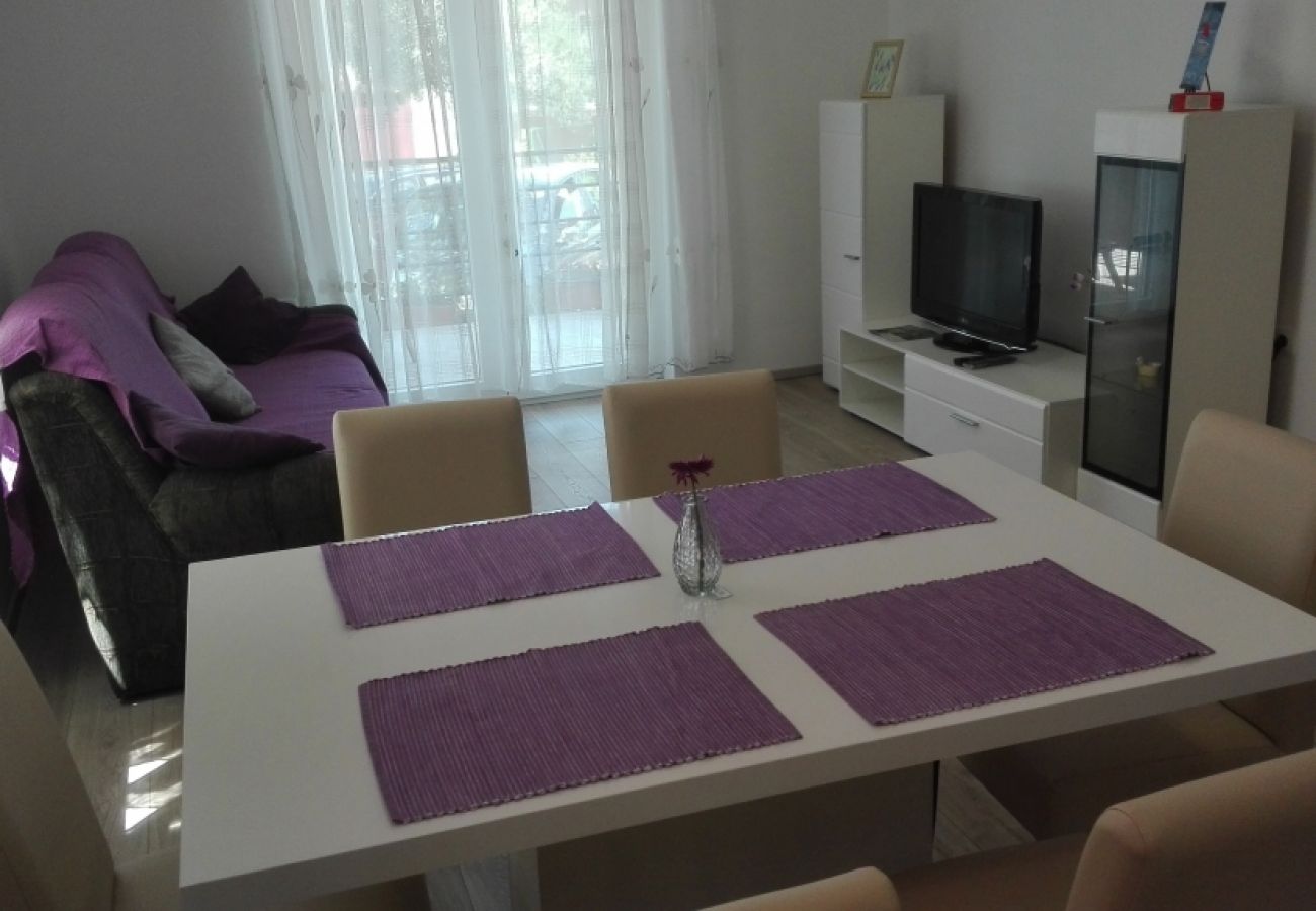 Apartamento en Šibenik-Brodarica - Apartamento en Brodarica con Balcón, Acondicionador, WIFI, Lavadora (4731-1)