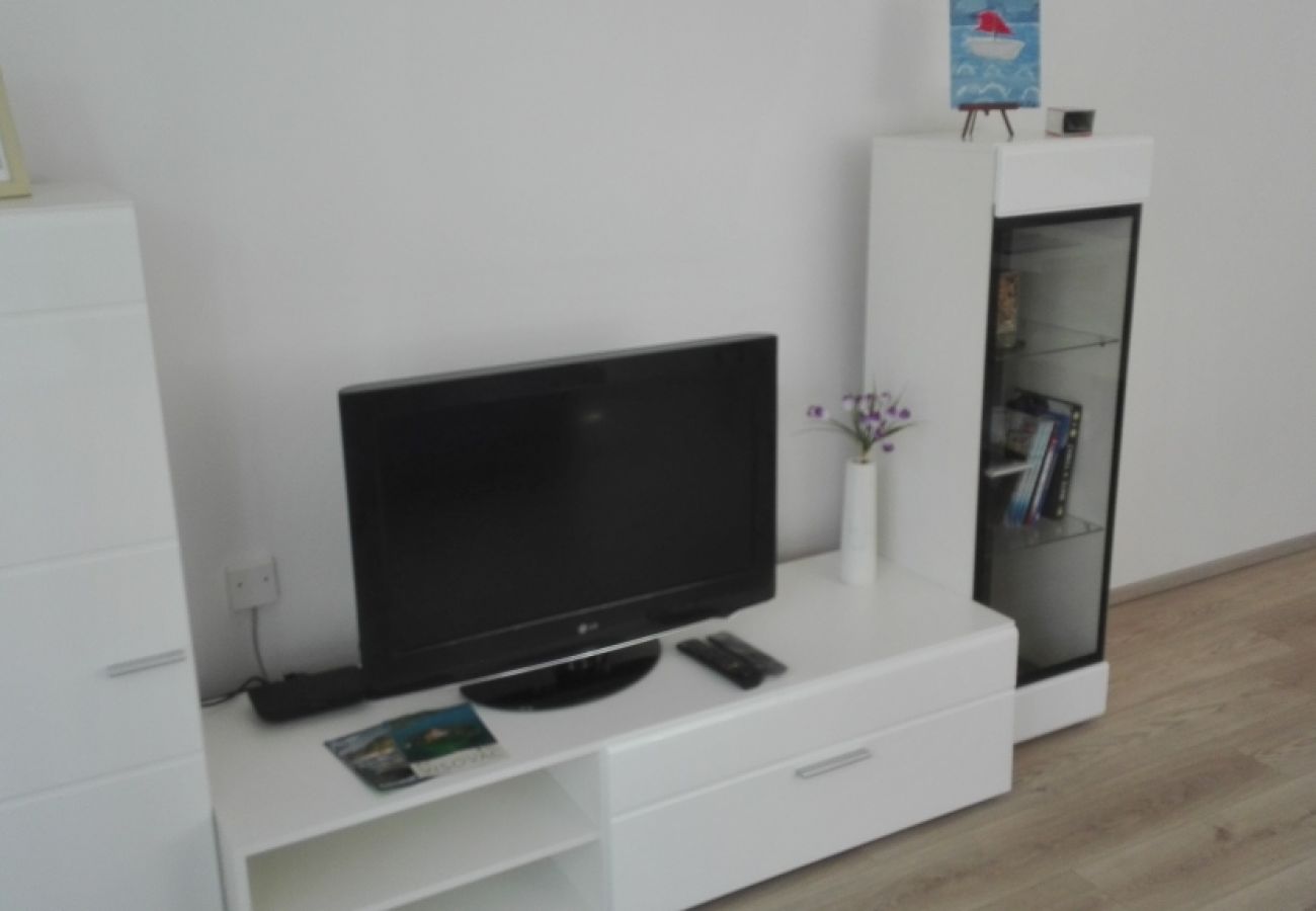 Apartamento en Šibenik-Brodarica - Apartamento en Brodarica con Balcón, Acondicionador, WIFI, Lavadora (4731-1)