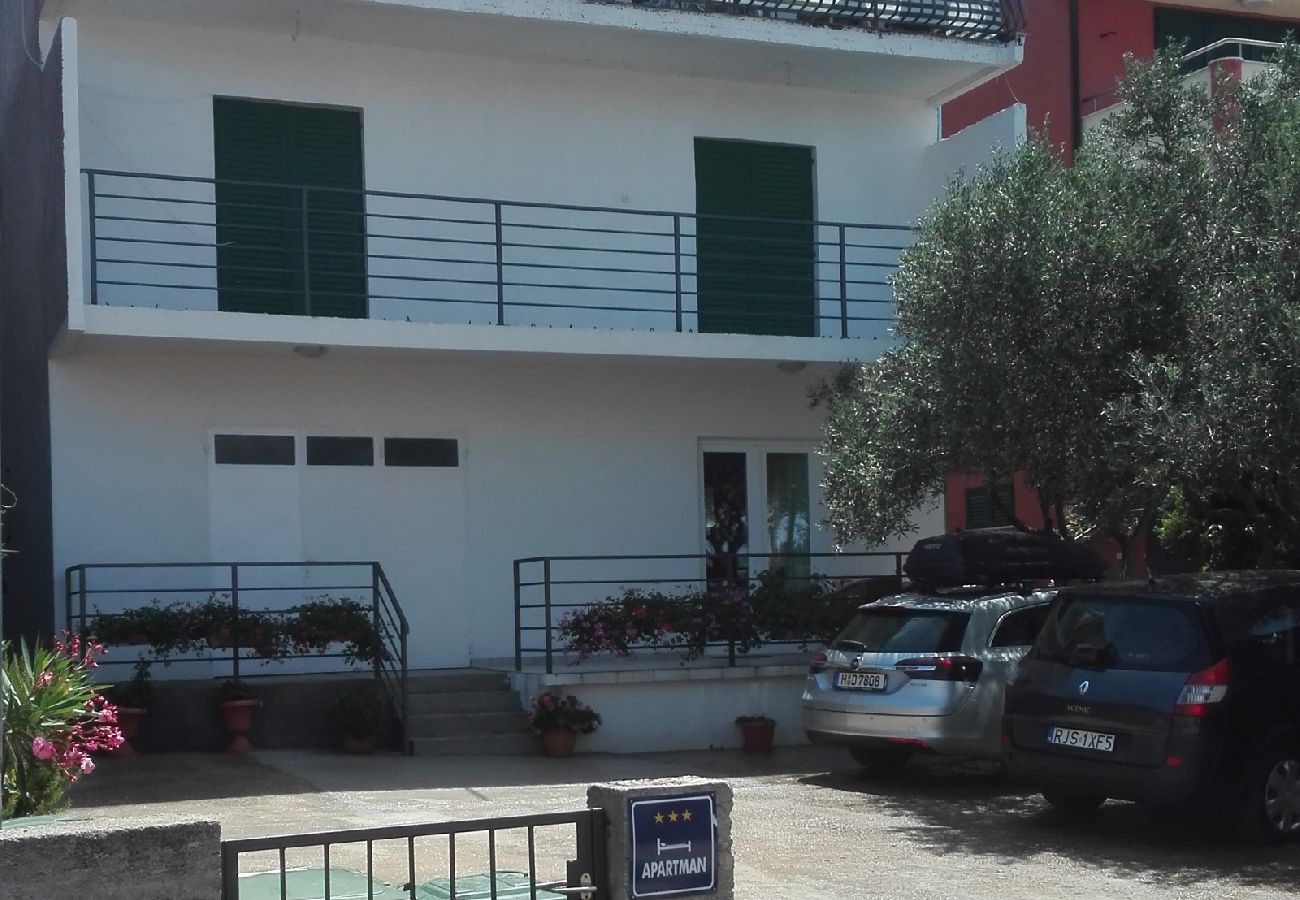 Apartamento en Šibenik-Brodarica - Apartamento en Brodarica con Balcón, Acondicionador, WIFI, Lavadora (4731-1)