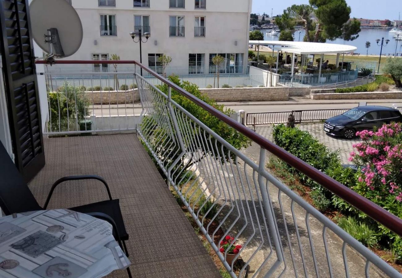 Apartamento en Umag - Apartamento en Umag con Seaview, Balcón, Acondicionador, WIFI (4735-1)