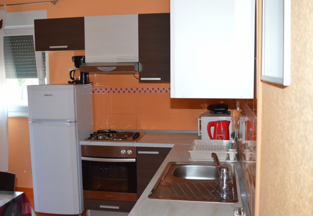 Apartamento en Vinišce - Apartamento en Vinišće con Balcón, Acondicionador, WIFI, Lavadora (4753-1)