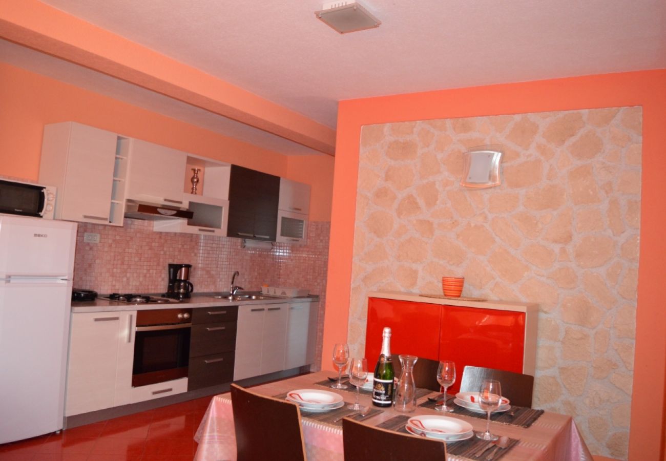 Apartamento en Vinišce - Apartamento en Vinišće con Balcón, Acondicionador, WIFI, Lavadora (4753-2)