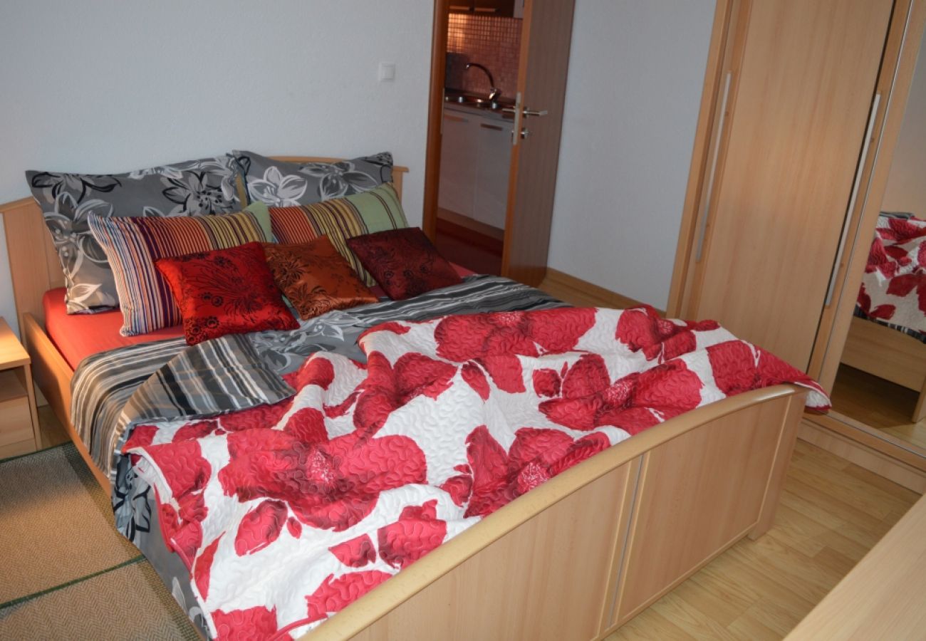 Apartamento en Vinišce - Apartamento en Vinišće con Balcón, Acondicionador, WIFI, Lavadora (4753-2)