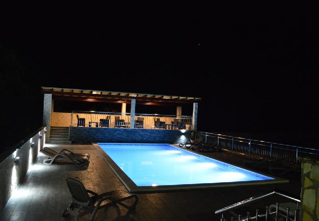 Apartamento en Vinišce - Apartamento en Vinišće con Balcón, Acondicionador, WIFI, Lavadora (4753-3) Apartamento en Vinišce - Apartamento en Vinišće con Balcón, Acondicionador, WIFI, Lavadora (4753-3)