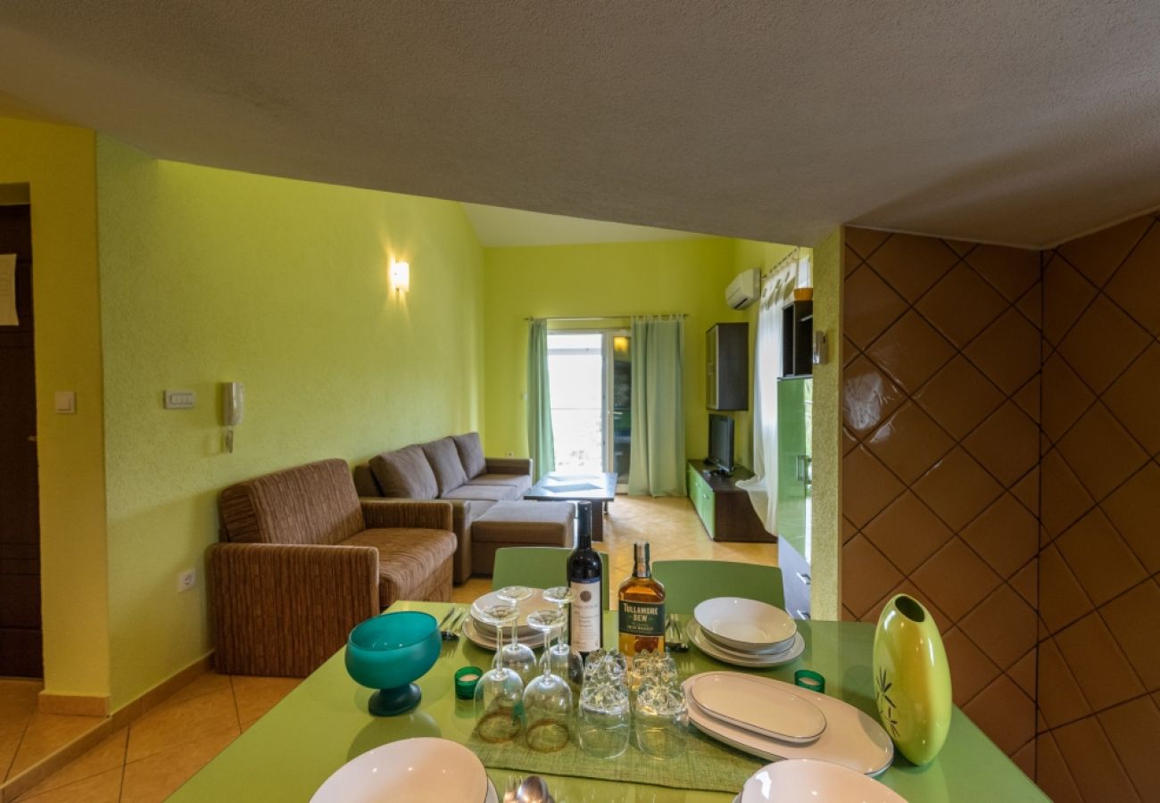 Apartamento en Vinišce - Apartamento en Vinišće con Balcón, Acondicionador, WIFI, Lavadora (4753-3)