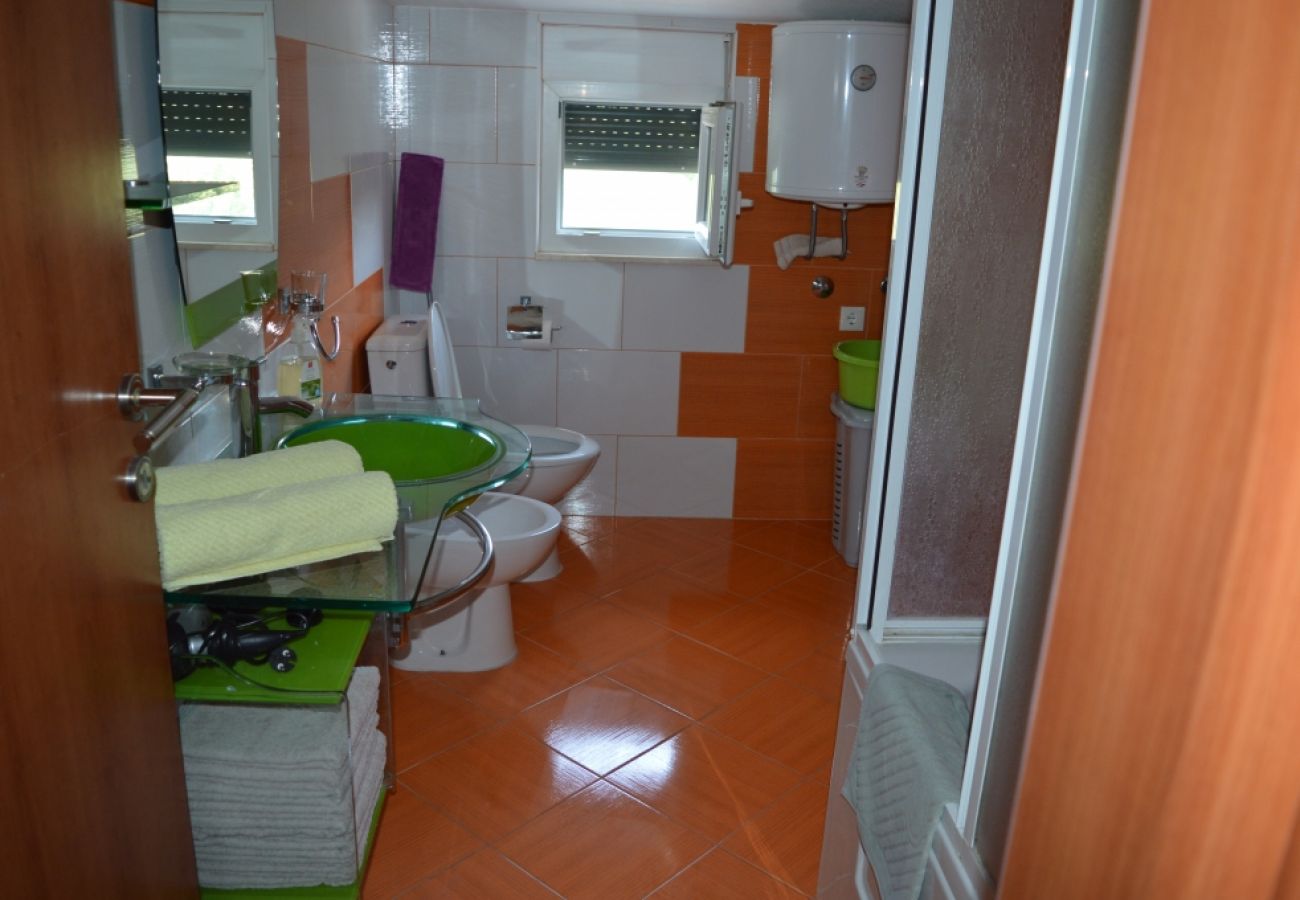 Apartamento en Vinišce - Apartamento en Vinišće con Balcón, Acondicionador, WIFI, Lavadora (4753-3)