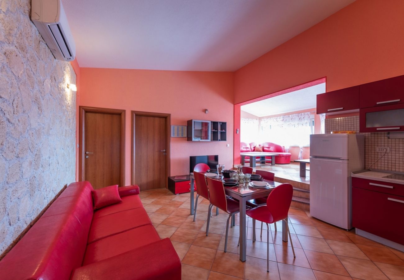 Apartamento en Vinišce - Apartamento en Vinišće con Balcón, Acondicionador, WIFI, Lavadora (4753-4)