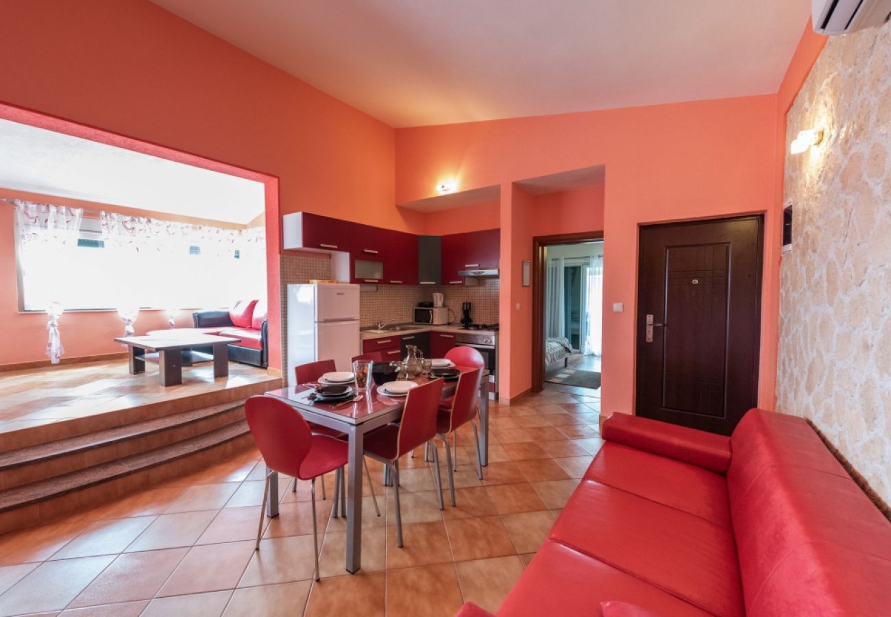 Apartamento en Vinišce - Apartamento en Vinišće con Balcón, Acondicionador, WIFI, Lavadora (4753-4)