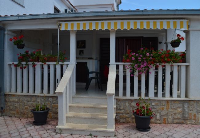 Apartamento en Vinišce - Apartamento en Vinišće con Balcón, Acondicionador, WIFI, Lavadora (4753-7) Apartamento en Vinišce - Apartamento en Vinišće con Balcón, Acondicionador, WIFI, Lavadora (4753-7)