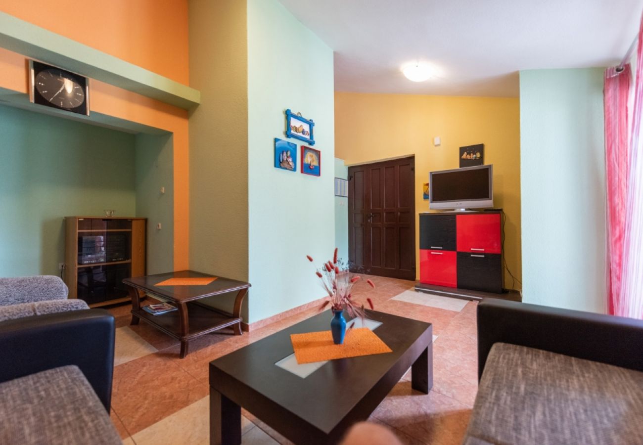 Apartamento en Vinišce - Apartamento en Vinišće con Balcón, Acondicionador, WIFI, Lavadora (4753-7)