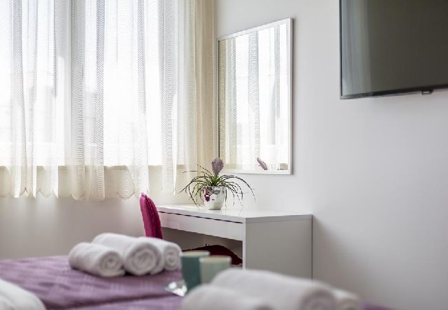 Apartamento en Podstrana - Apartamento en Podstrana-Sv.Martin con Seaview, Terraza, Acondicionador, WIFI (4777-1) Apartamento en Podstrana - Apartamento en Podstrana-Sv.Martin con Seaview, Terraza, Acondicionador, WIFI (4777-1)