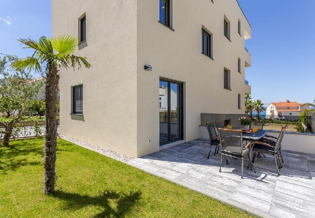 Apartamento en Podstrana - Apartamento en Podstrana-Sv.Martin con Seaview, Terraza, Acondicionador, WIFI (4777-1) Apartamento en Podstrana - Apartamento en Podstrana-Sv.Martin con Seaview, Terraza, Acondicionador, WIFI (4777-1)