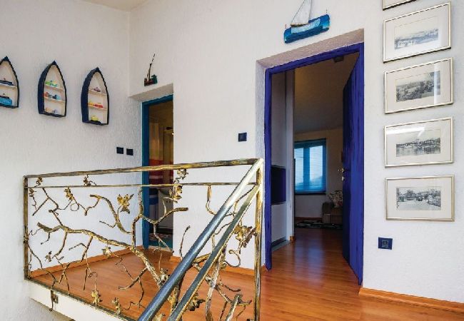 Casa en Mali Lošinj - Casa de vacaciones en Mali Lošinj con Terraza, Acondicionador, WIFI, Lavadora (4780-1) Casa en Mali Lošinj - Casa de vacaciones en Mali Lošinj con Terraza, Acondicionador, WIFI, Lavadora (4780-1)