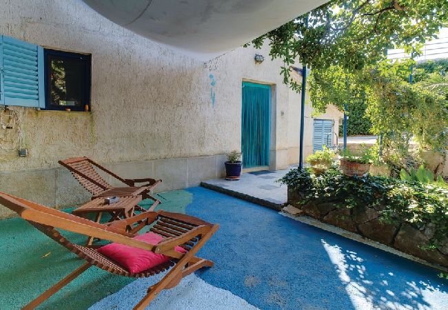 Casa en Mali Lošinj - Casa de vacaciones en Mali Lošinj con Terraza, Acondicionador, WIFI, Lavadora (4780-1) Casa en Mali Lošinj - Casa de vacaciones en Mali Lošinj con Terraza, Acondicionador, WIFI, Lavadora (4780-1)