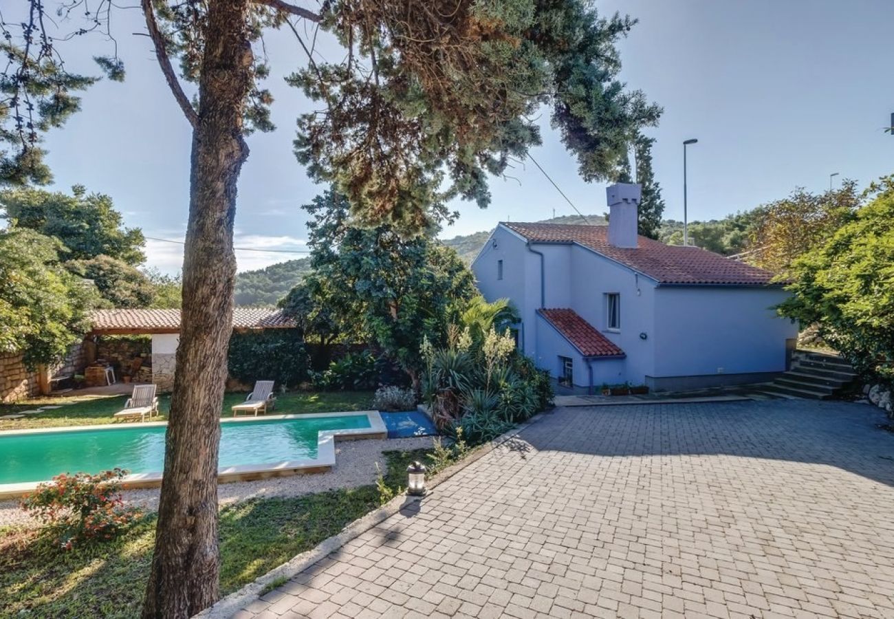 Casa en Mali Lošinj - Casa de vacaciones en Mali Lošinj con Terraza, Acondicionador, WIFI, Lavadora (4780-1)