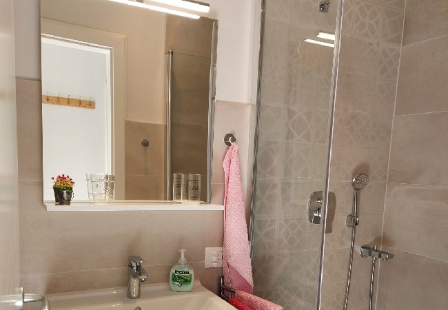 Apartamento en Slatine - Apartamento en Slatine con Seaview, Terraza, WIFI (4785-1) Apartamento en Slatine - Apartamento en Slatine con Seaview, Terraza, WIFI (4785-1)