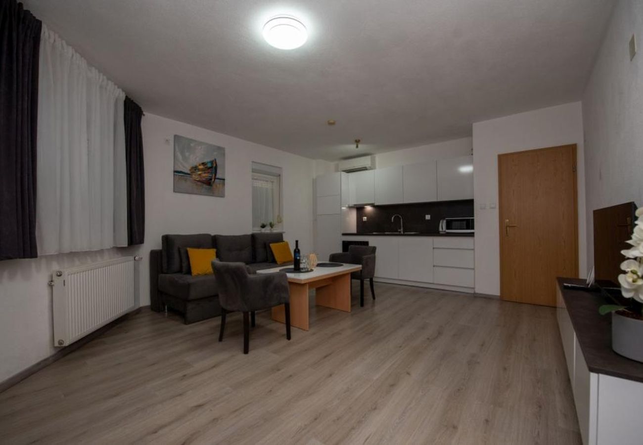 Apartamento en Trogir - Apartamento en Trogir con Seaview, Balcón, Acondicionador, WIFI (4786-1)