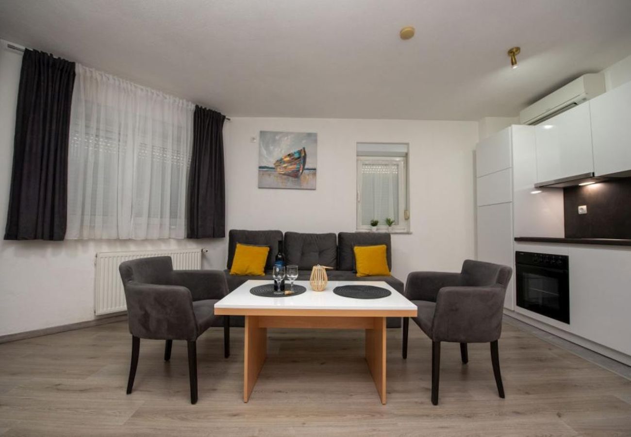 Apartamento en Trogir - Apartamento en Trogir con Seaview, Balcón, Acondicionador, WIFI (4786-1)