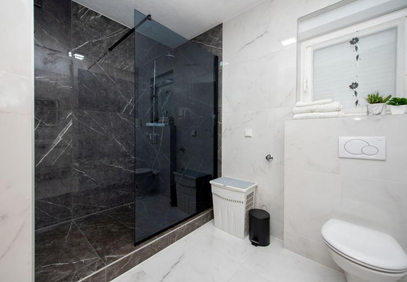 Apartamento en Trogir - Apartamento en Trogir con Seaview, Balcón, Acondicionador, WIFI (4786-1)