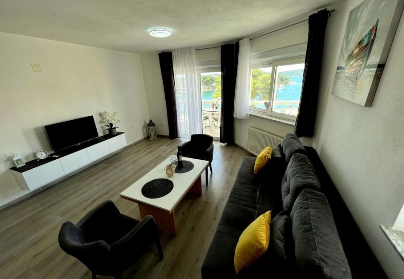 Apartamento en Trogir - Apartamento en Trogir con Seaview, Balcón, Acondicionador, WIFI (4786-1)