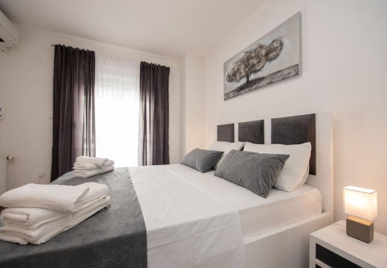 Apartamento en Trogir - Apartamento en Trogir con Seaview, Balcón, Acondicionador, WIFI (4786-1)