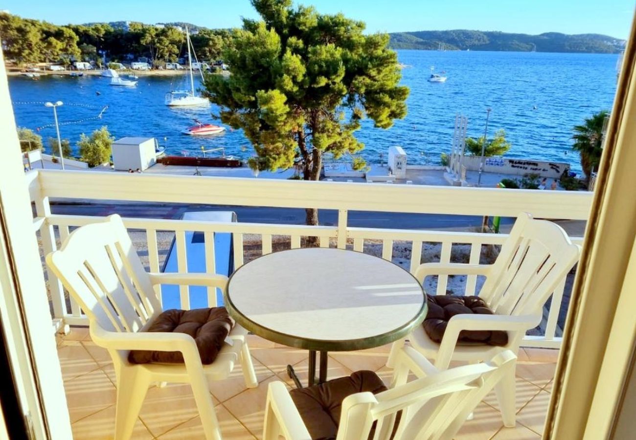 Apartamento en Trogir - Apartamento en Trogir con Seaview, Balcón, Acondicionador, WIFI (4786-1)