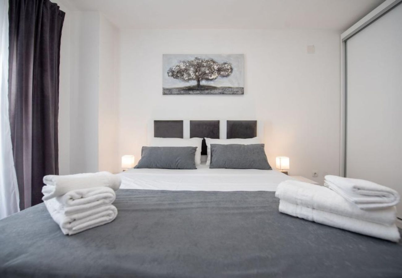 Apartamento en Trogir - Apartamento en Trogir con Seaview, Balcón, Acondicionador, WIFI (4786-1)