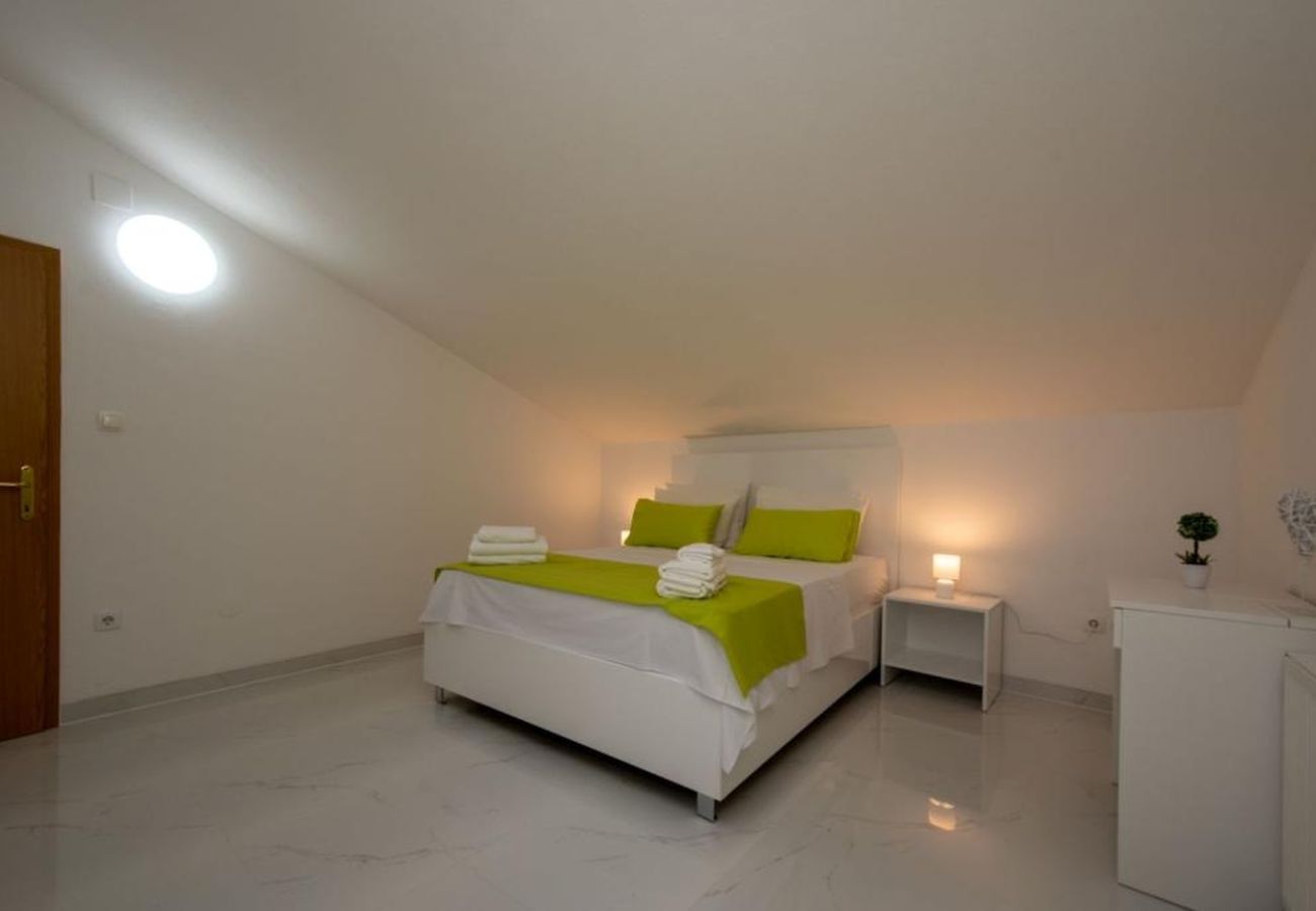 Apartamento en Trogir - Apartamento en Trogir con Seaview, Balcón, Acondicionador, WIFI (4786-2)