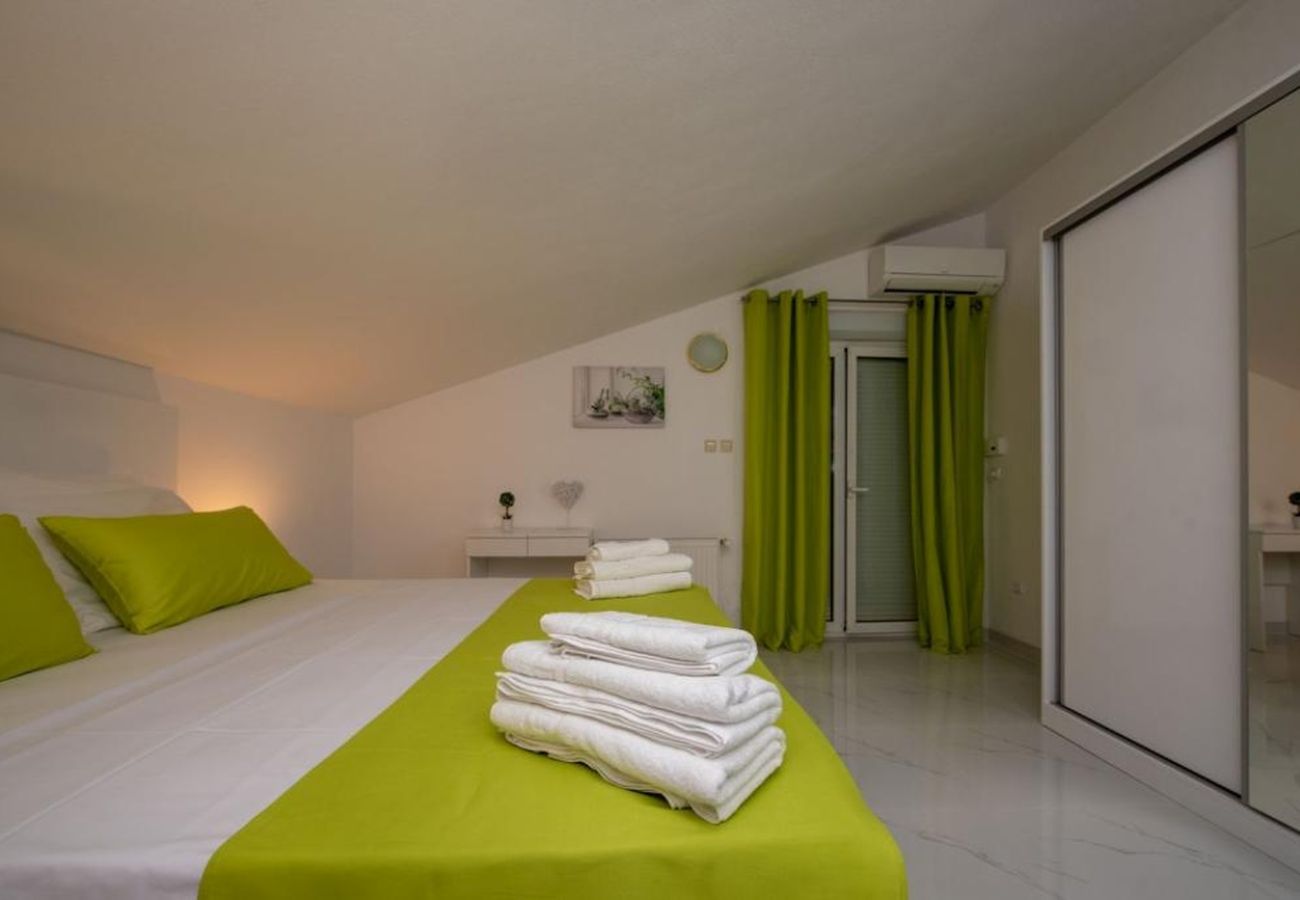 Apartamento en Trogir - Apartamento en Trogir con Seaview, Balcón, Acondicionador, WIFI (4786-2)