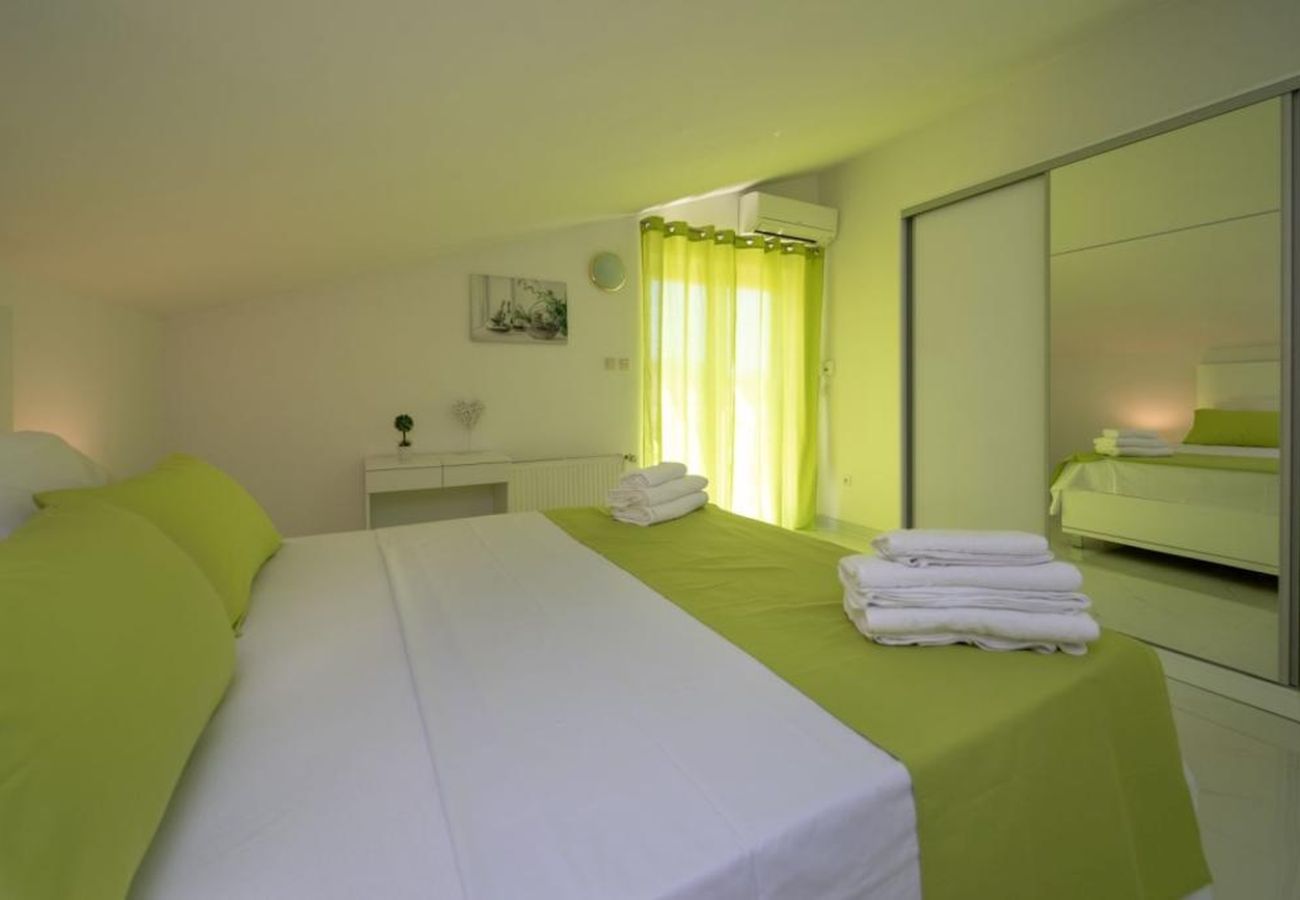 Apartamento en Trogir - Apartamento en Trogir con Seaview, Balcón, Acondicionador, WIFI (4786-2)