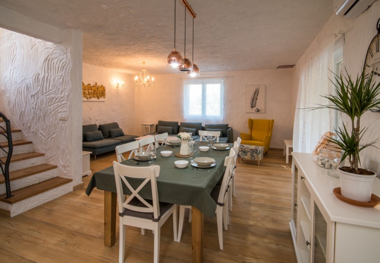 Casa en Vrbnik - Casa de vacaciones en Vrbnik con Terraza, Acondicionador, WIFI, Lavadora (4770-1)