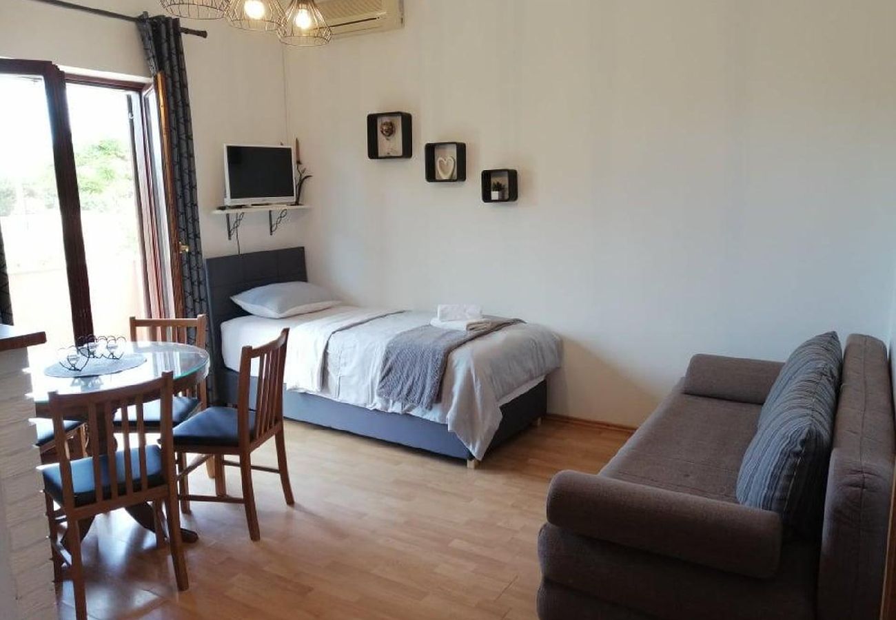 Apartamento en Nin - Apartamento en Zaton (Zadar) con Seaview, Balcón, Acondicionador, WIFI (4810-1)