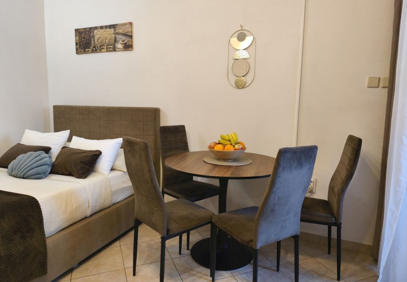 Apartamento en Nin - Apartamento en Zaton (Zadar) con Balcón, Acondicionador, WIFI (4810-2)