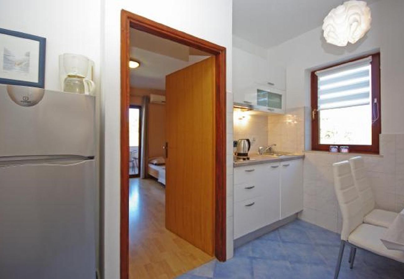 Apartamento en Nin - Apartamento en Zaton (Zadar) con Seaview, Loggia, Acondicionador, WIFI (4810-3)