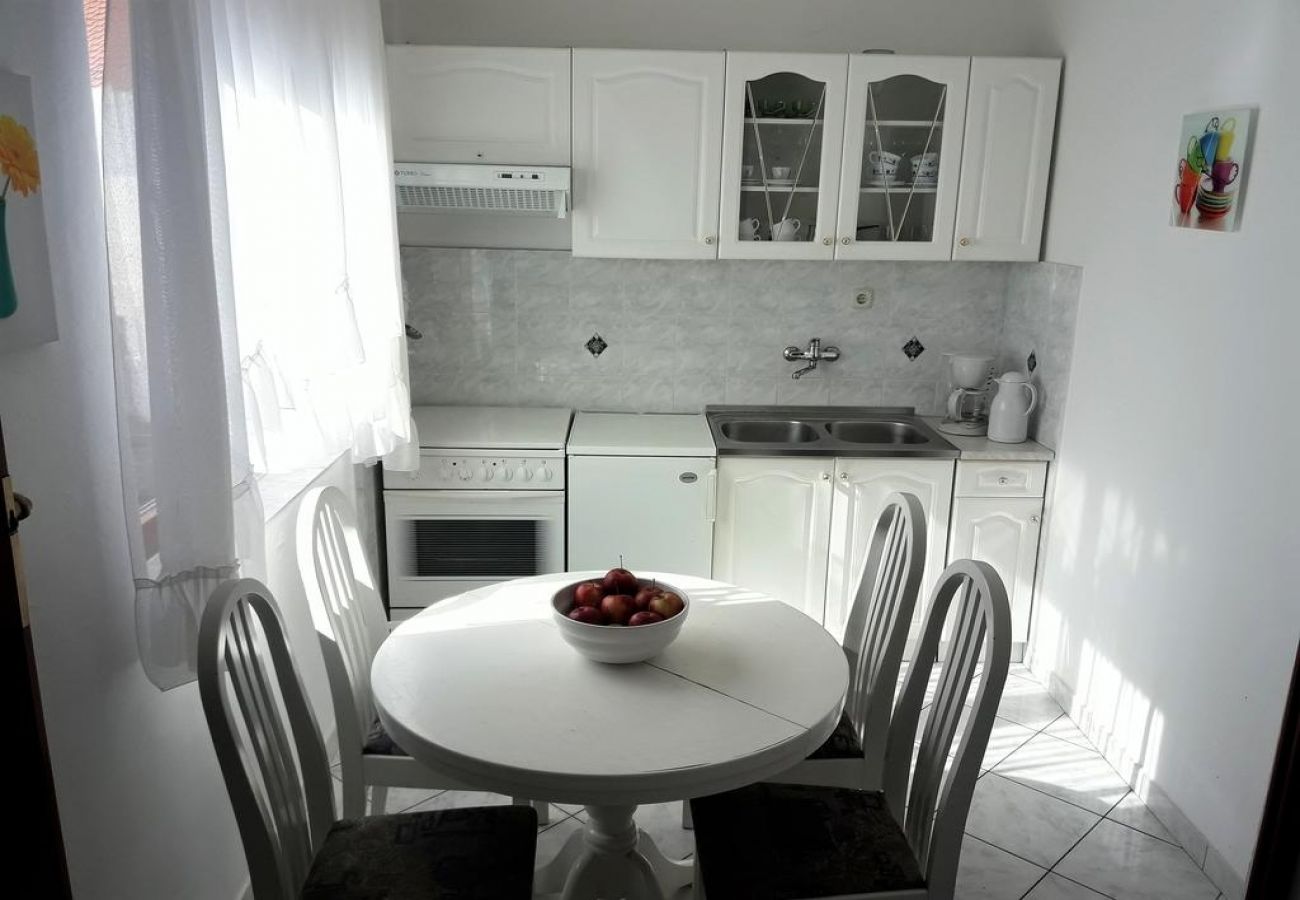 Apartamento en Sukošan - Apartamento en Sukošan con Terraza, Acondicionador, WIFI (4813-2)