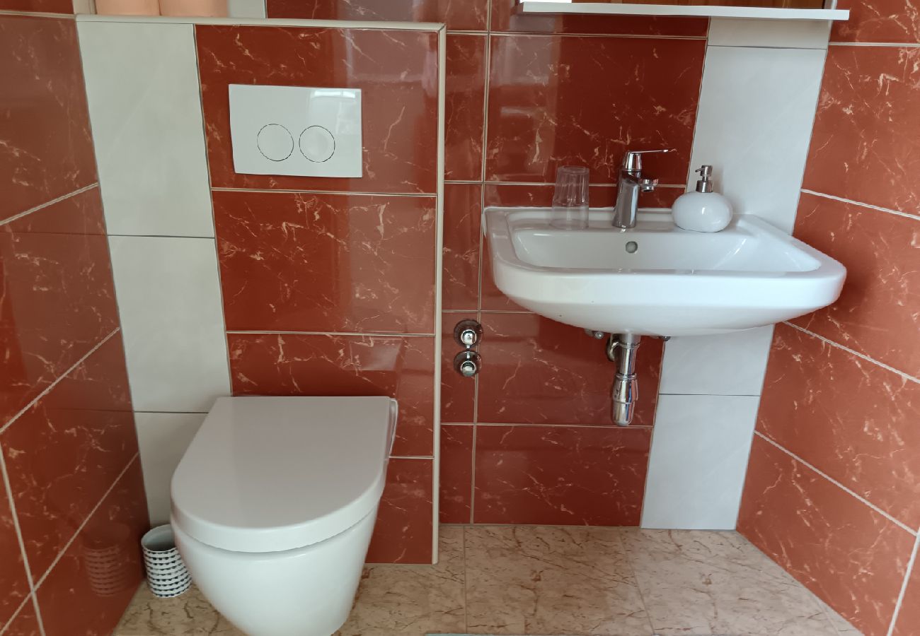 Apartamento en Biograd na moru - Apartamento en Biograd na Moru con Terraza, Acondicionador, WIFI, Lavavajillas (4818-1)