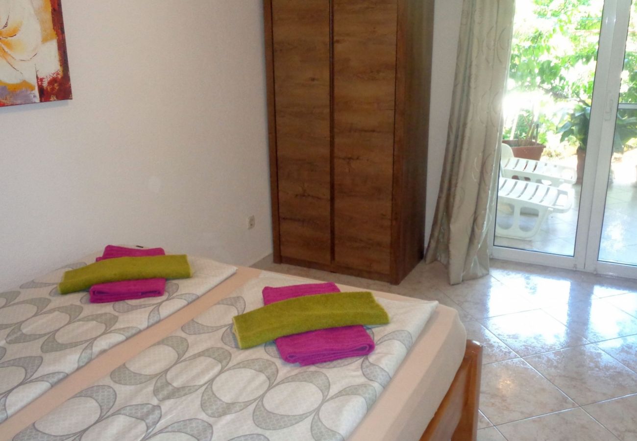 Apartamento en Biograd na moru - Apartamento en Biograd na Moru con Terraza, Acondicionador, WIFI, Lavavajillas (4818-7)