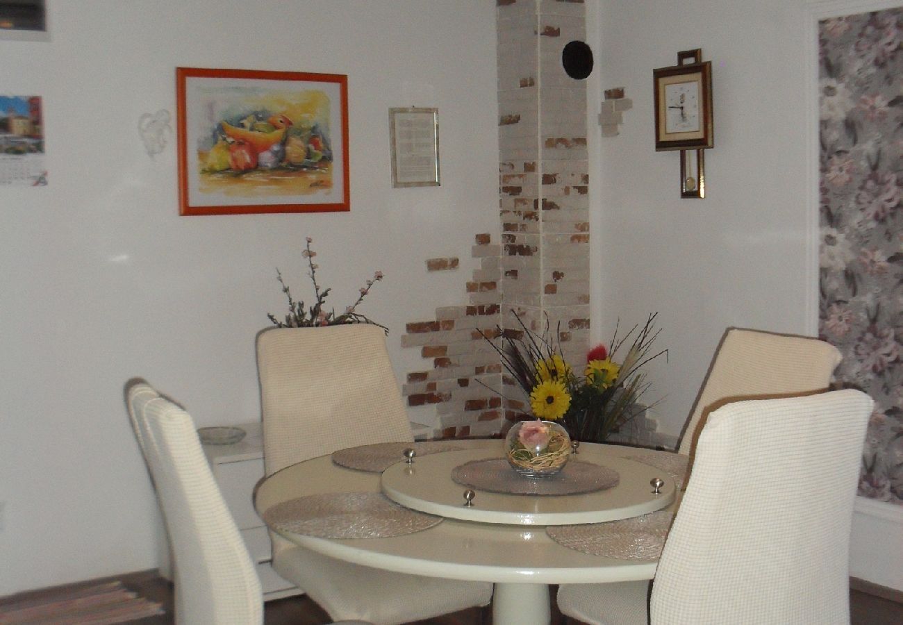 Apartamento en Nin - Apartamento en Zaton (Zadar) con Terraza, Acondicionador, WIFI, Lavadora (4828-1)