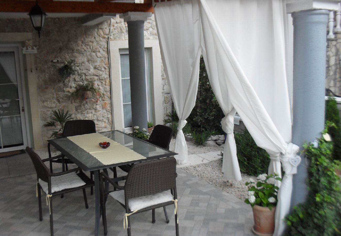 Apartamento en Nin - Apartamento en Zaton (Zadar) con Terraza, Acondicionador, WIFI, Lavadora (4828-1)