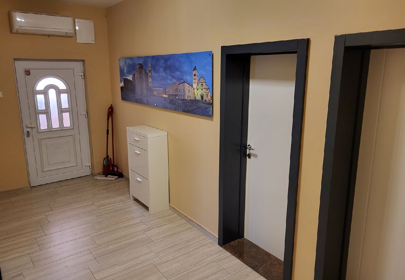 Apartamento en Vrsi - Apartamento en Vrsi con Terraza, Acondicionador, WIFI, Lavadora (4836-1)