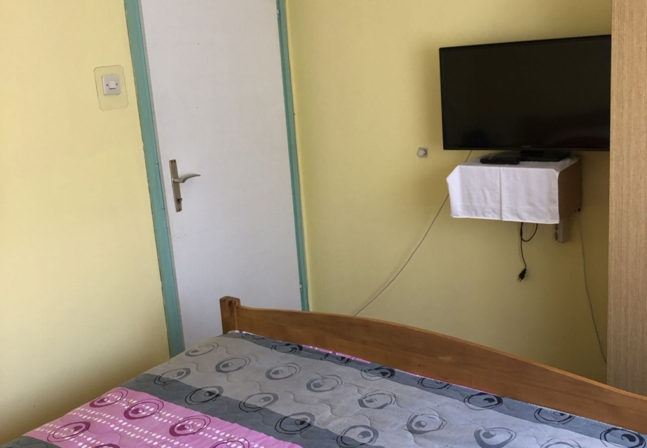 Apartamento en Ždrelac - Apartamento en Ždrelac con Balcón, Acondicionador, WIFI, Lavadora (4834-1)