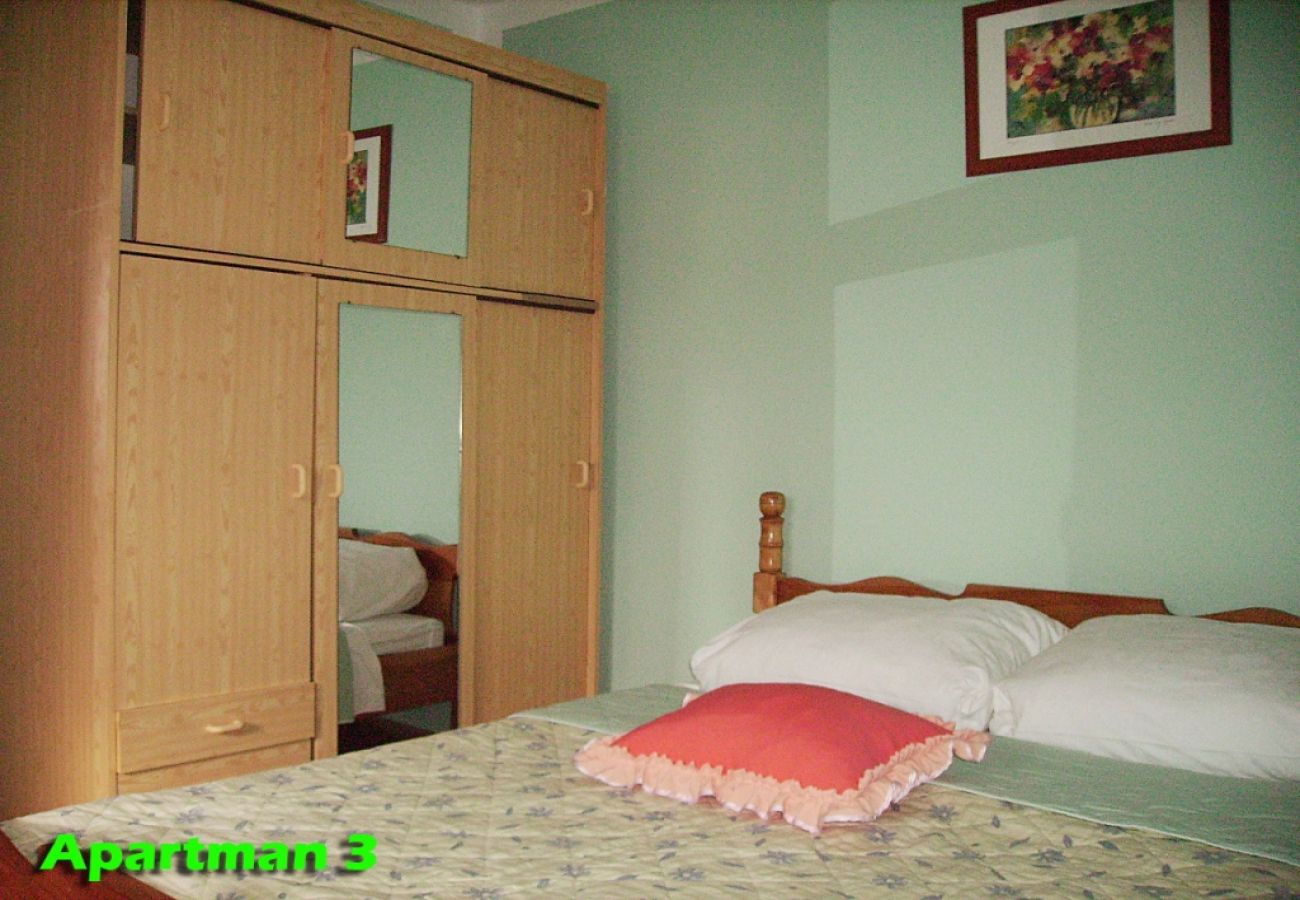 Apartamento en Ždrelac - Apartamento en Ždrelac con Balcón, Acondicionador, WIFI, Lavavajillas (4834-3)