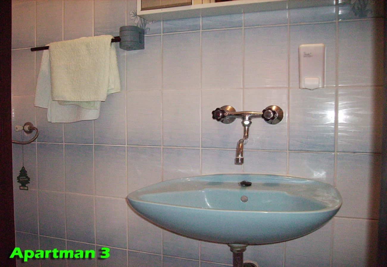 Apartamento en Ždrelac - Apartamento en Ždrelac con Balcón, Acondicionador, WIFI, Lavavajillas (4834-3)