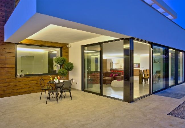 Casa en Višnjan - Casa de vacaciones en Višnjan con Seaview, Terraza, Acondicionador, WIFI (4840-1) Casa en Višnjan - Casa de vacaciones en Višnjan con Seaview, Terraza, Acondicionador, WIFI (4840-1)
