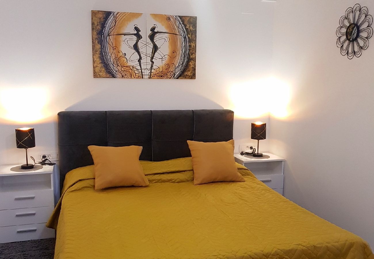 Apartamento en Baška - Apartamento en Baška con Terraza, Acondicionador, WIFI (4863-1)