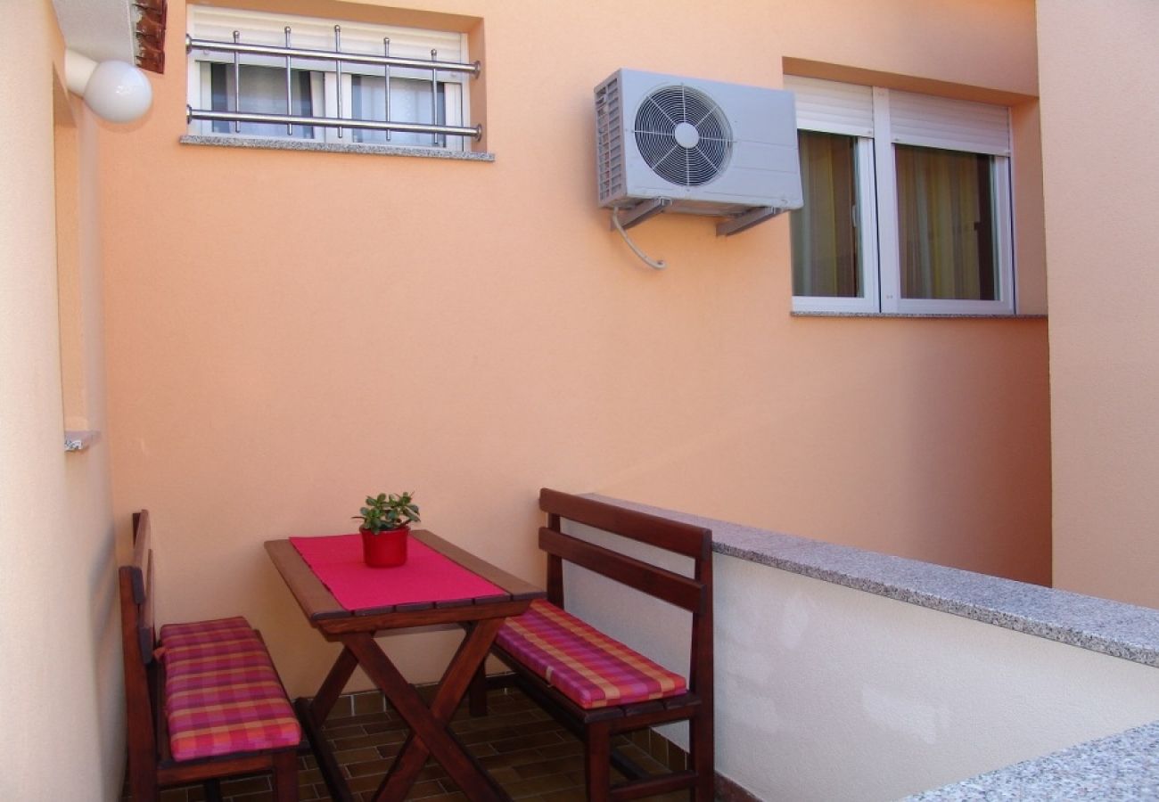 Apartamento en Baška - Apartamento en Baška con Terraza, Acondicionador, WIFI (4863-2)