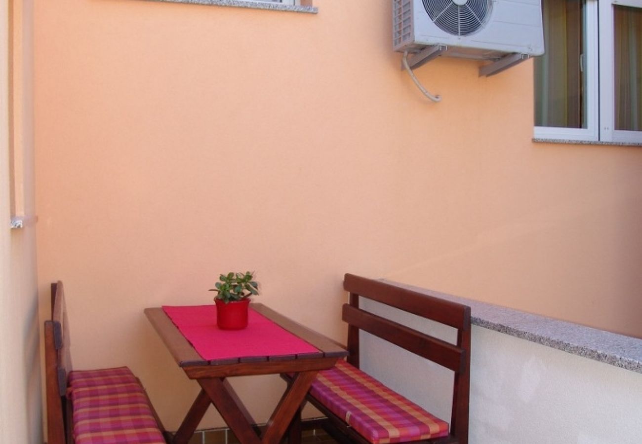 Apartamento en Baška - Apartamento en Baška con Terraza, Acondicionador, WIFI (4863-2)