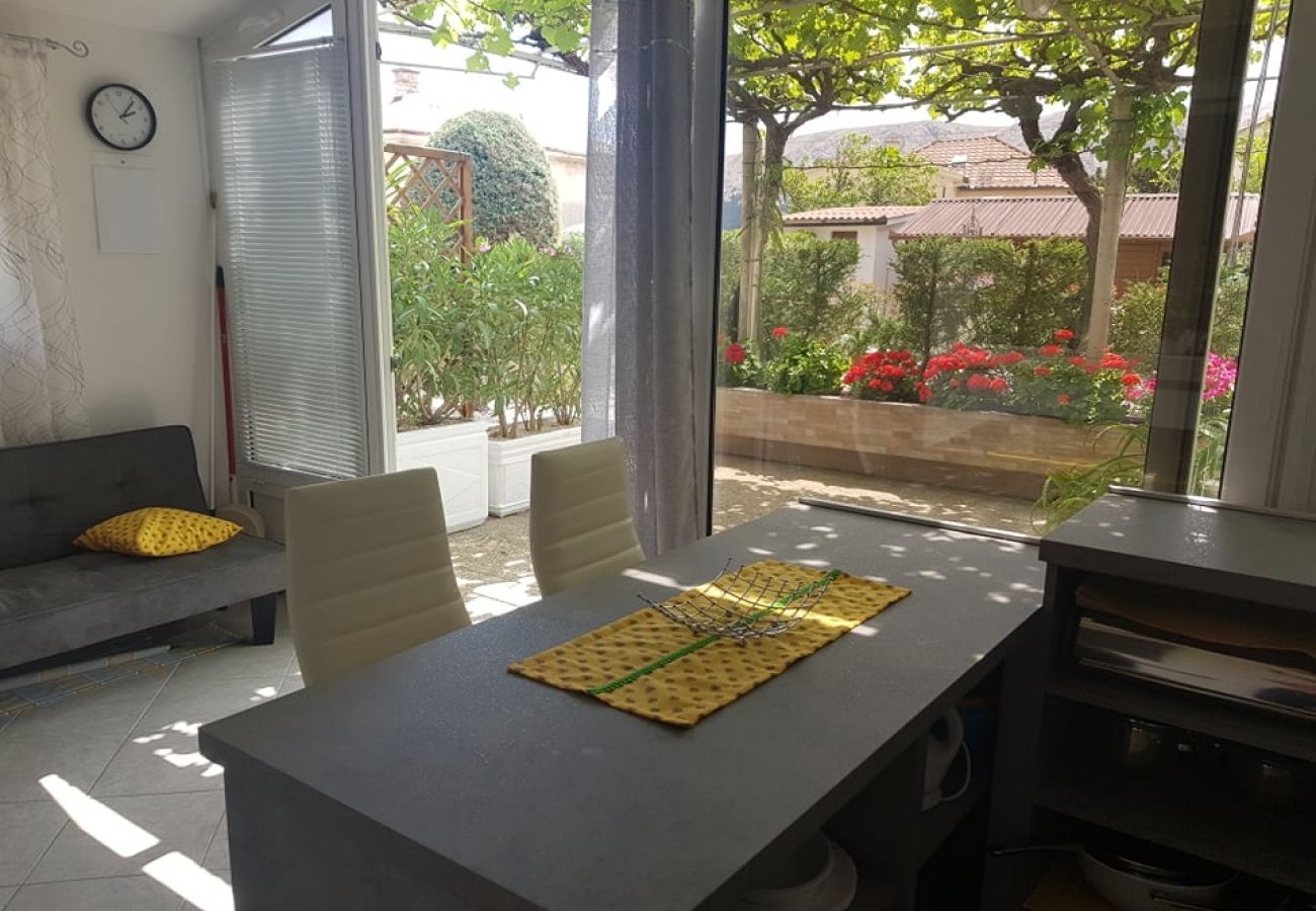 Apartamento en Baška - Apartamento en Baška con Terraza, Acondicionador, WIFI (4863-4)